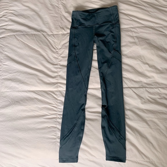 Lululemon Fast and Free Tights - Picture 2 of 16